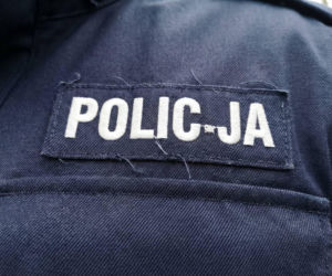 Interwencja policji w gminie Stolno. 76-latek po upadku został uwięziony we własnym domu