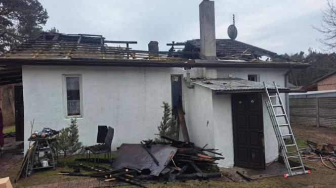 Jako strażak ratował życie i dorobek innych. Teraz ogień zniszczył jego dom