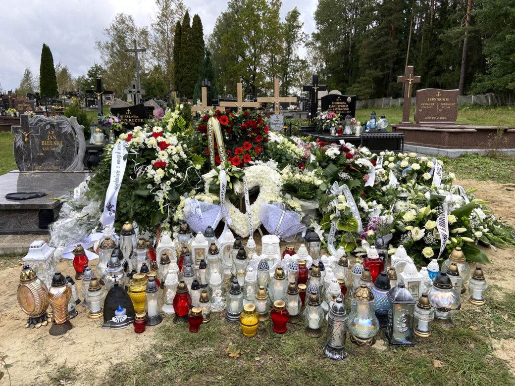 Wypadek w Tatarowcach. Ojciec i trzej jego synowie spoczęli na cmentarzu we wsi Kopisk