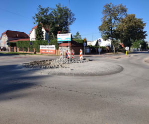 Zniszczone przez ciężarówki rondo na skrzyżowaniu ulic Starowiejskiej, Mazura i Geodetów w Siedlcach zostanie wyremontowane