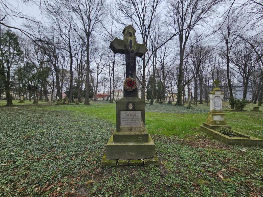 Stary cmentarz w Rzeszowie najstarsza zachowana nekropolia w mieście