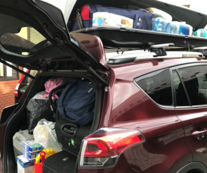 Toyota RAV4 Hybrid z bagażami