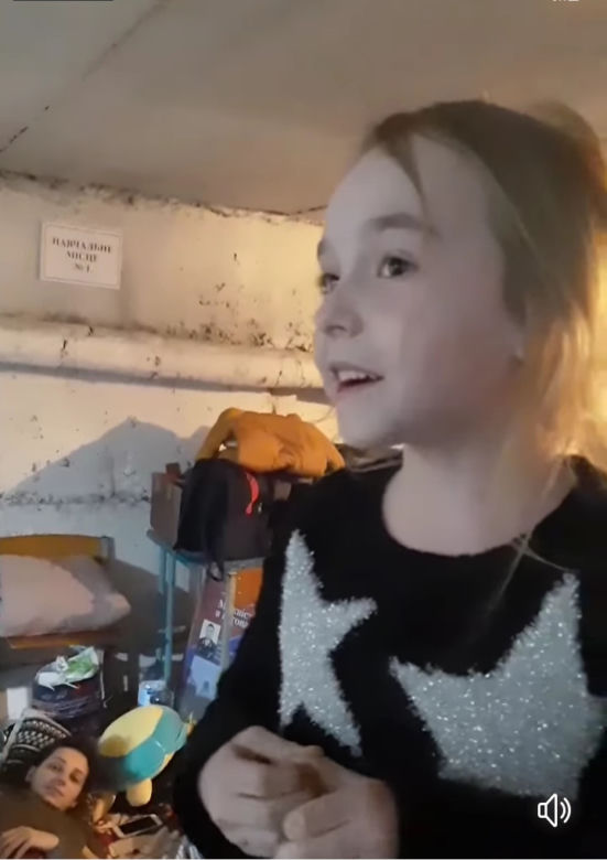 W schronie śpiewa "Mam tę moc"