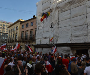  Dewastują tęczową flagę na obchodach Powstania Warszawskiego