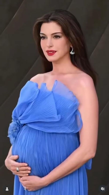 Anne Hathaway