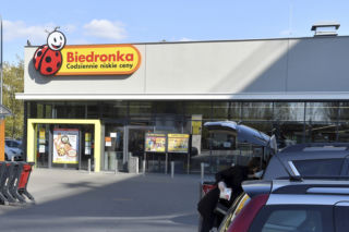 Testowaliśmy Shakeomat w aplikacji Biedronki. Udało nam się zdobyć voucher na 100 zł