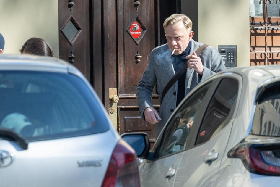 Arkadiusz Janiczek wychyla małpkę w samo południe