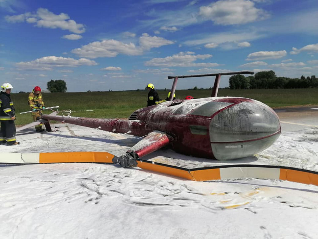 Śmigłowiec spadł na ziemię tuż po starcie. 