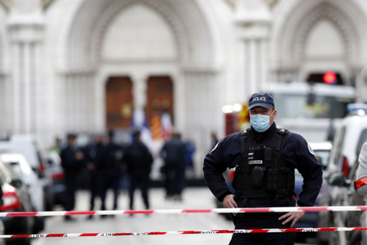 Obcinał głowy nad wodą święconą z Koranem w ręku. Powiedzcie moim dzieciom, że je kocham - ostatnie słowa ofiary terrorysty