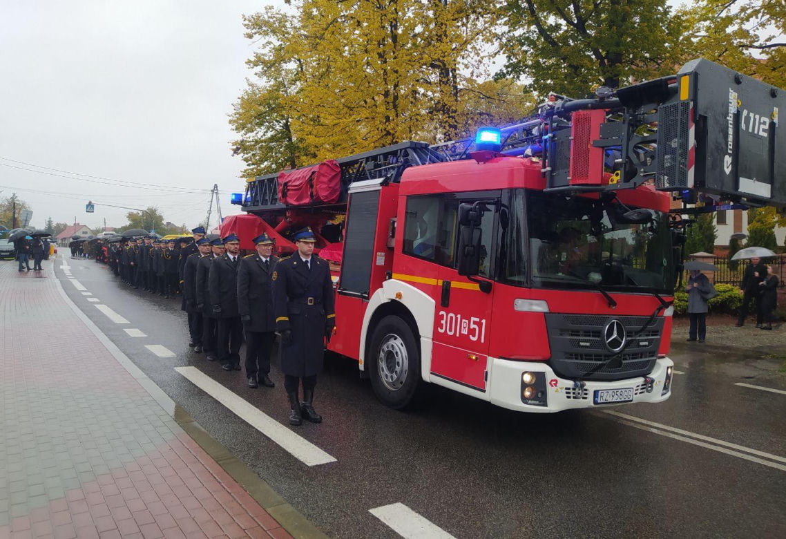 Pogrzeb asp. Bartłomieja Pieroga, jednego z dwóch strażaków, którzy zginęli w pożarze w Nisku