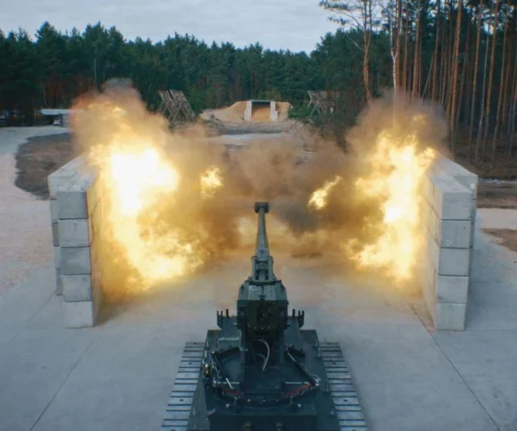 Produkcja amunicji 155 mm w Polsce nabiera tempa. Ponad 180 tysięcy sztuk rocznie z amerykańskim gigantem