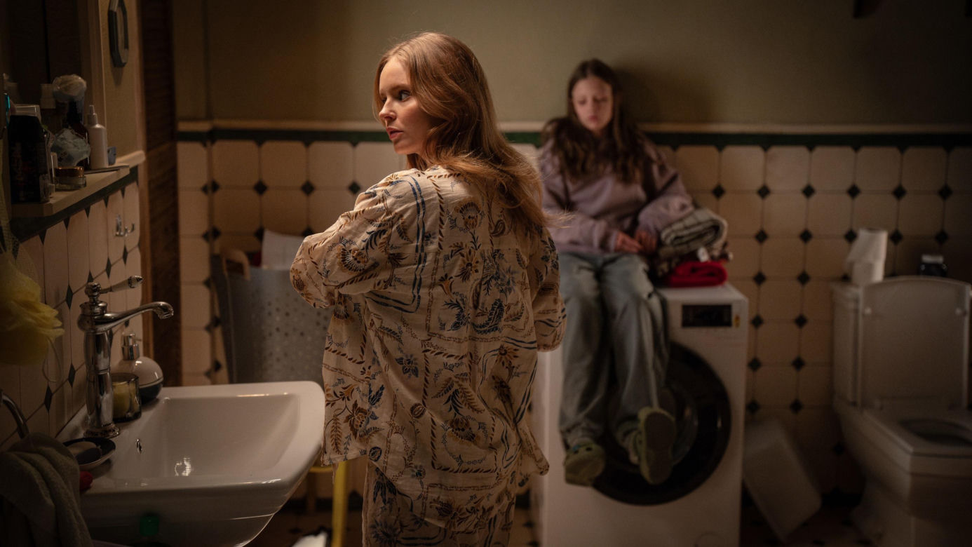 Rodzinka.pl 17 sezon odcinek 288 (odc. 1). Magda (Olga Kalicka), Maja (Emma Pokromska)