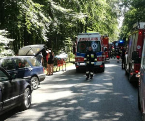 Koszmarny wypadek w powiecie kołobrzeskim. Nie żyje jedna osoba, troje dzieci w szpitalu