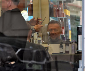 Minister Kierwiński wpadł do fryzjera