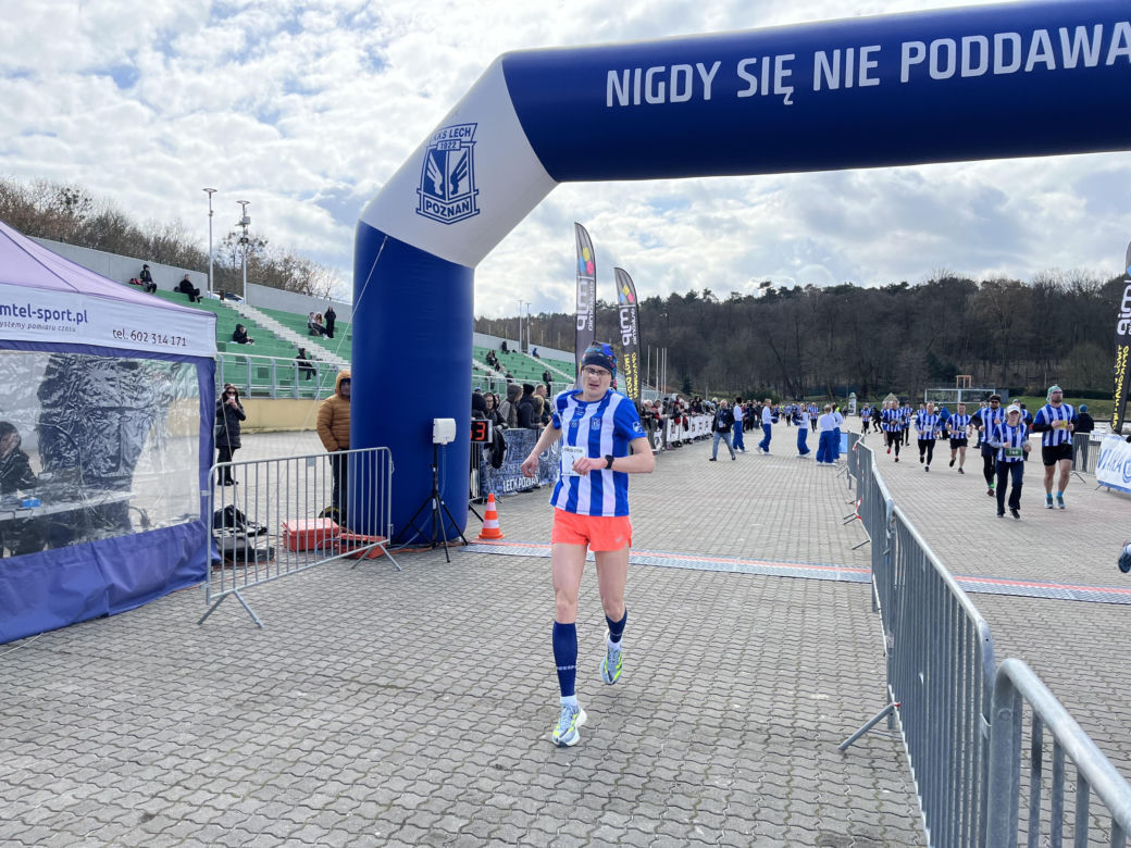 Kibolska Dycha 2024. Wyjątkowy bieg kibiców Lecha Poznań
