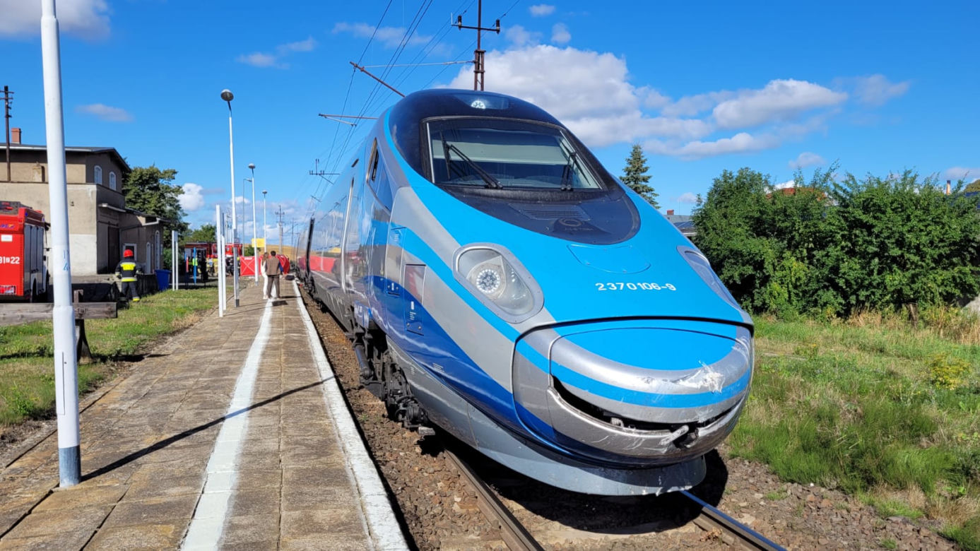 Samochód zderzył się Pendolino