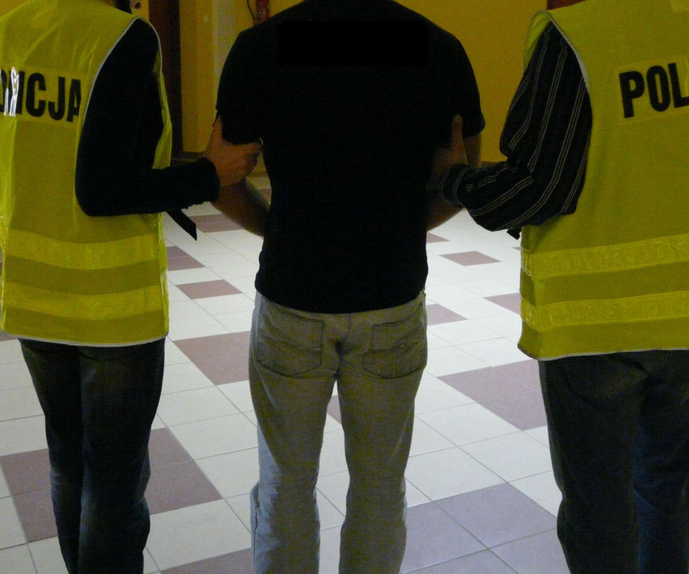 Zaatakowali nastolatka na ulicy i grozili mu nożem. Młodzi przestępcy z zarzutami