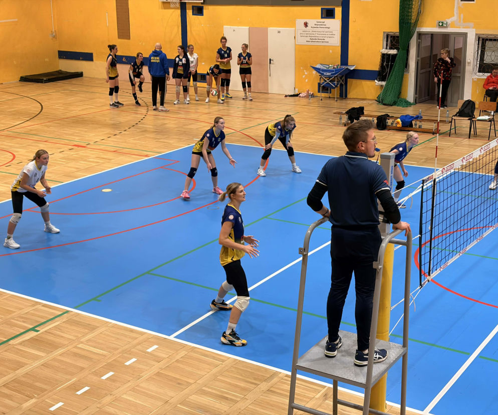 Siatkarki Stali z przegraną