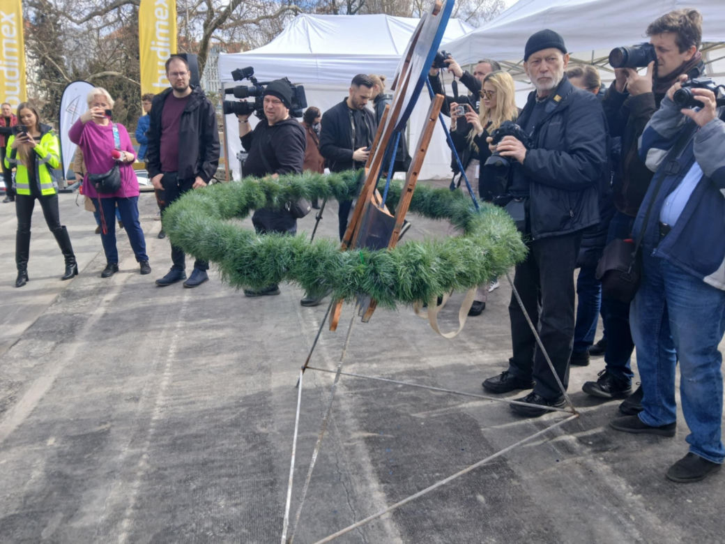 W Operze Nova tradycji stało się zadość. Nad czwartym kręgiem zawisła wiecha