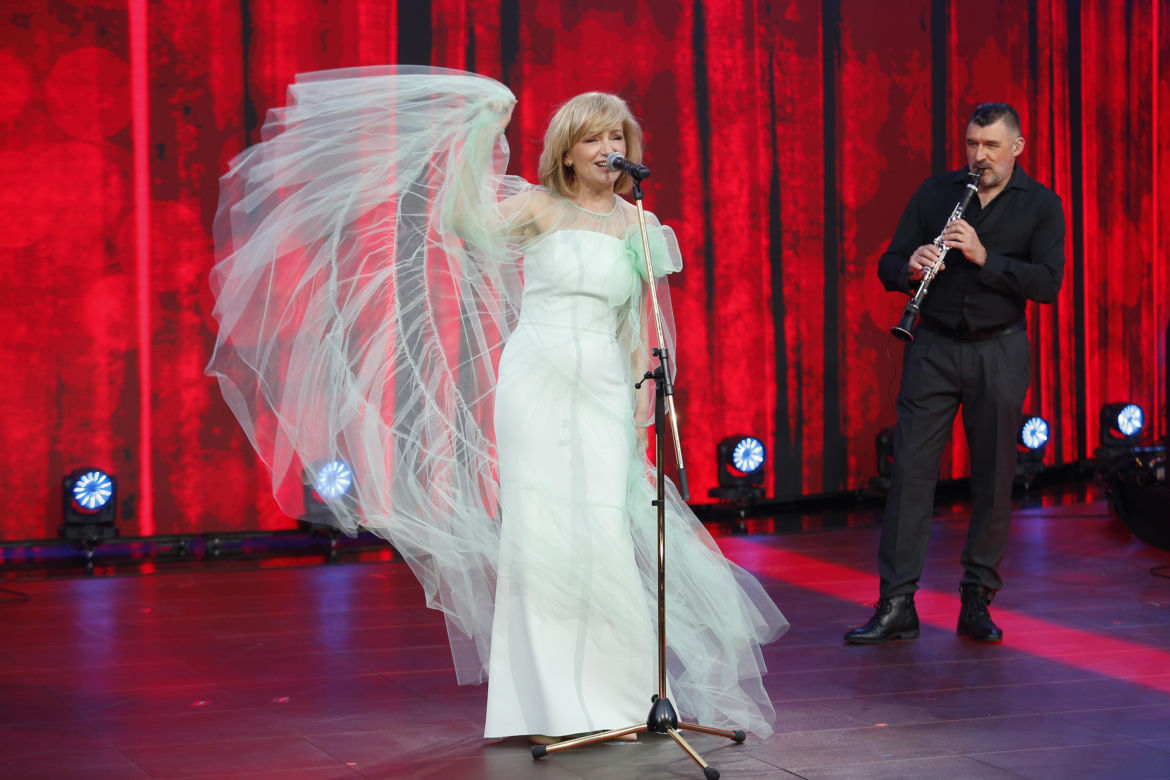 Doda, Piasek i Stankiewicz na czerwonym dywanie w Opolu. Tak wygląda koncert "Premier" i "SuperJedynek" 