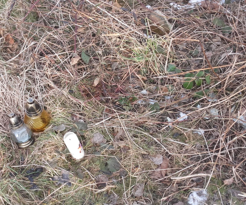 W miejscu znalezienia dziecka ustawiono znicze