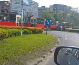 Tramwaj zderzył się z osobówką w Sosnowcu