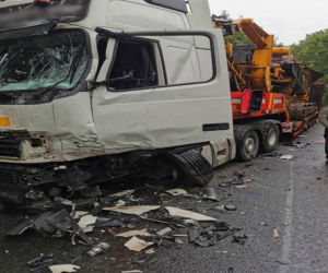 Zderzenie dwóch ciężarówek w powiecie olsztyńskim