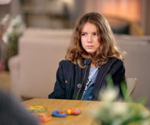 Na Wspólnej, odcinek 4171: Kariera Mariusza wisi na włosku. Mężczyzna ucieka w alkohol i odsuwa się od Oli