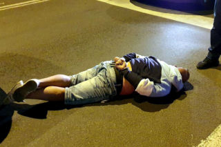 Sensacyjne zatrzymanie na A2. Nagle policjanci wyciągnęli broń 