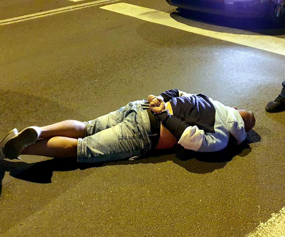 Sensacyjne zatrzymanie na A2. Nagle policjanci wyciągnęli broń