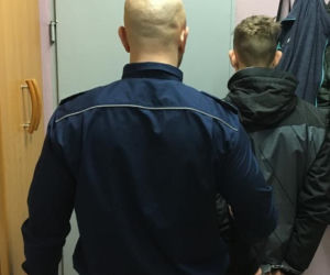 Ukradł samochód, ale skończyło mu się paliwo