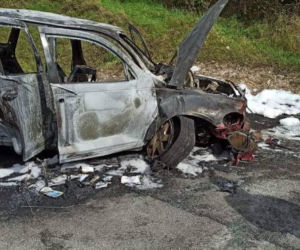 Tylicz. Samochód doszczętnie spłonął! Pięć osób poszkodowanych