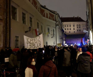 Protest przeciwko kardynałowi Stanisławowi Dziwiszowi w Krakowie