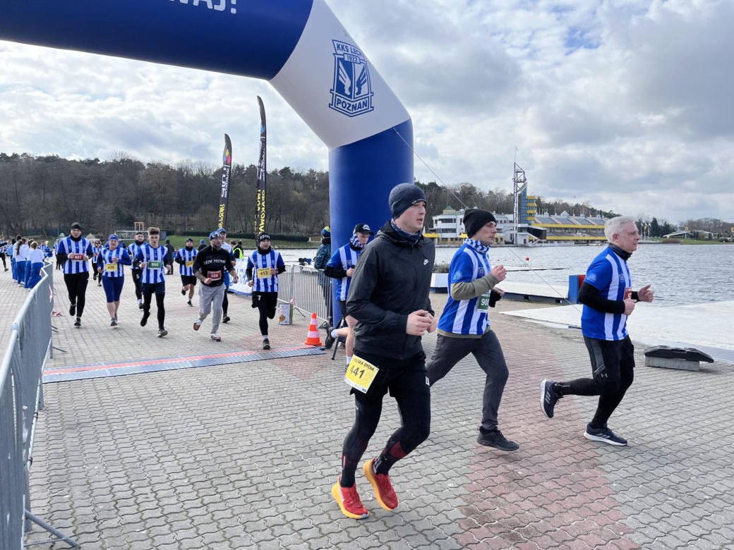 Kibolska Dycha 2024. Wyjątkowy bieg kibiców Lecha Poznań