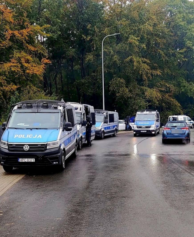 Zamknięte lasy, policjanci i żołnierze z długą bronią. Tak wygląda jedna z największych obław w historii Polski