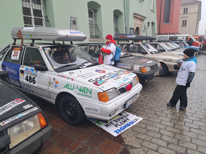 34. finał WOŚP w Krakowie. Legendarne pojazdy ZŁOMBOL na Małym Rynku