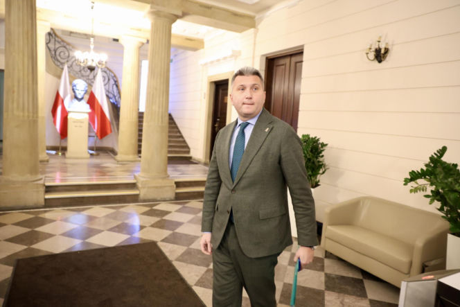 Afera przed IO. Piesiewicz i Małysz przyjechali do ministra sportu