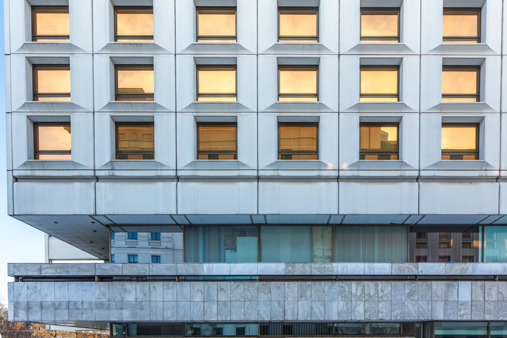 Hotel Sofitel (dawny Hotel Victoria) przy Placu Piłsudskiego w Warszawie