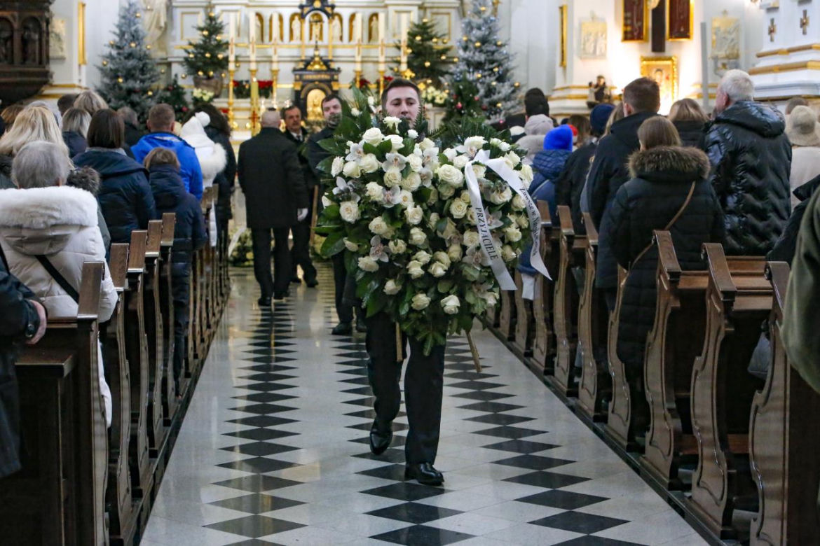 Pogrzeb Eweliny Ślotały. Rodzina i przyjaciele pożegnali pisarkę