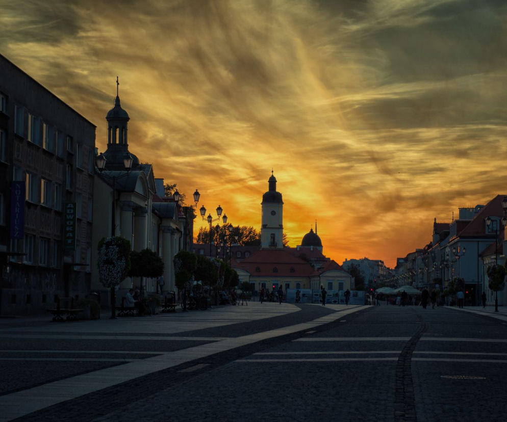 Bajeczne niebo nad Rynkiem Kościuszki [ZDJĘCIE DNIA]