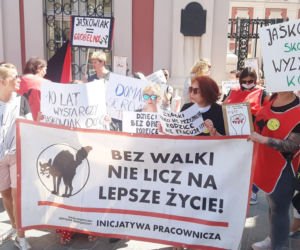 PROTEST PRACOWNIC ŻŁOBKÓW PRZED URZĘDEM MIASTA W POZNANIU