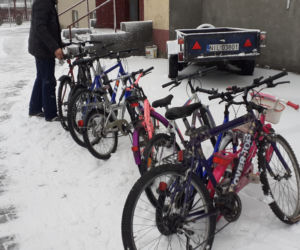 Przekazanie rowerów do Domu Dziecka w Kisielicach