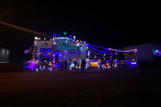 300 tysięcy lampek świątecznych! Na prywatnej posesji w Łódzkiem powstała Magiczna Kraina! [WIDEO]