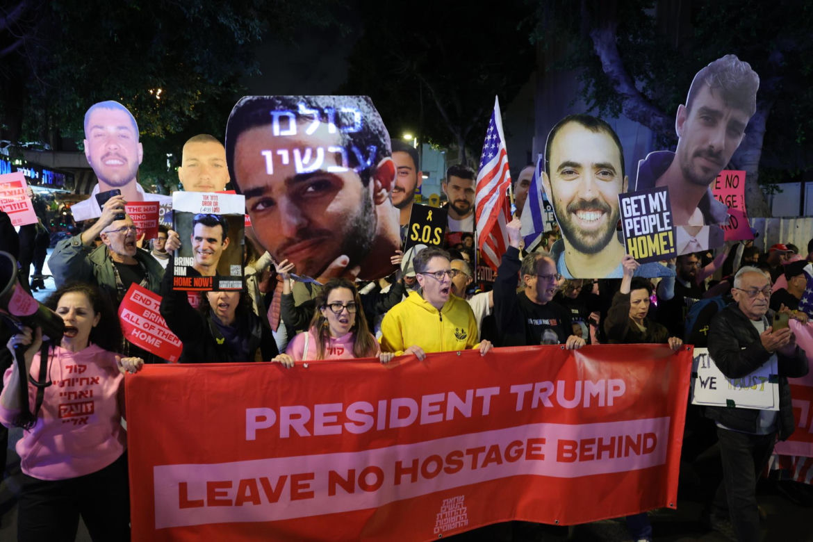 Szokująca zapowiedź Trumpa. Chce przejąć strefę Gazy i "zrównać ją z ziemią"