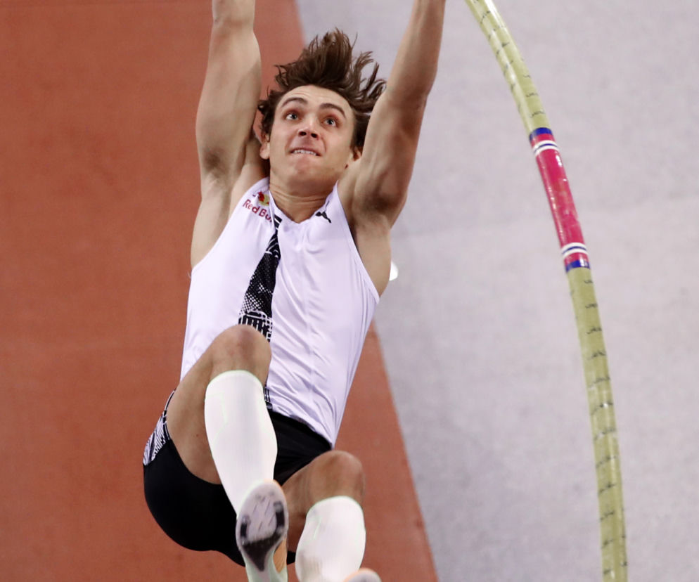 Armand Duplantis skoczył 6,03 m w hali w Rouen