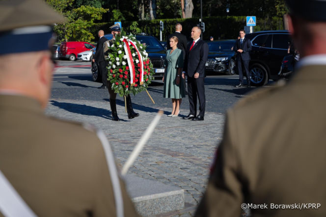 Karol i Marta Nawroccy na obchodach Święta Wojska Polskiego