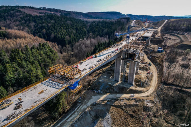 Najwyższa estakada w Polsce powstaje na S19 Babica Jawornik. Na plac budowy prowadzą serpentyny