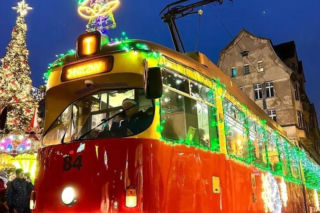 Kolędowy Tramwaj Mocy pojawi się na ulicach w Grudziądzu. Tak wygląda rozkład jazdy!