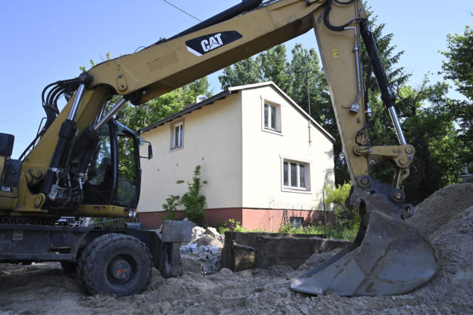 Miasto odbiera dom na Białołęce