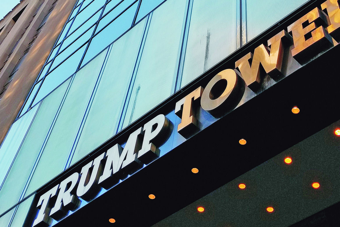 Wzywa milion patriotów by ocalić Trump Tower